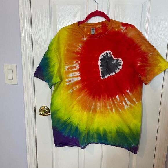 handmade tie dyed unisex tshirt black heart rainbow XL - Picture 2 of 6